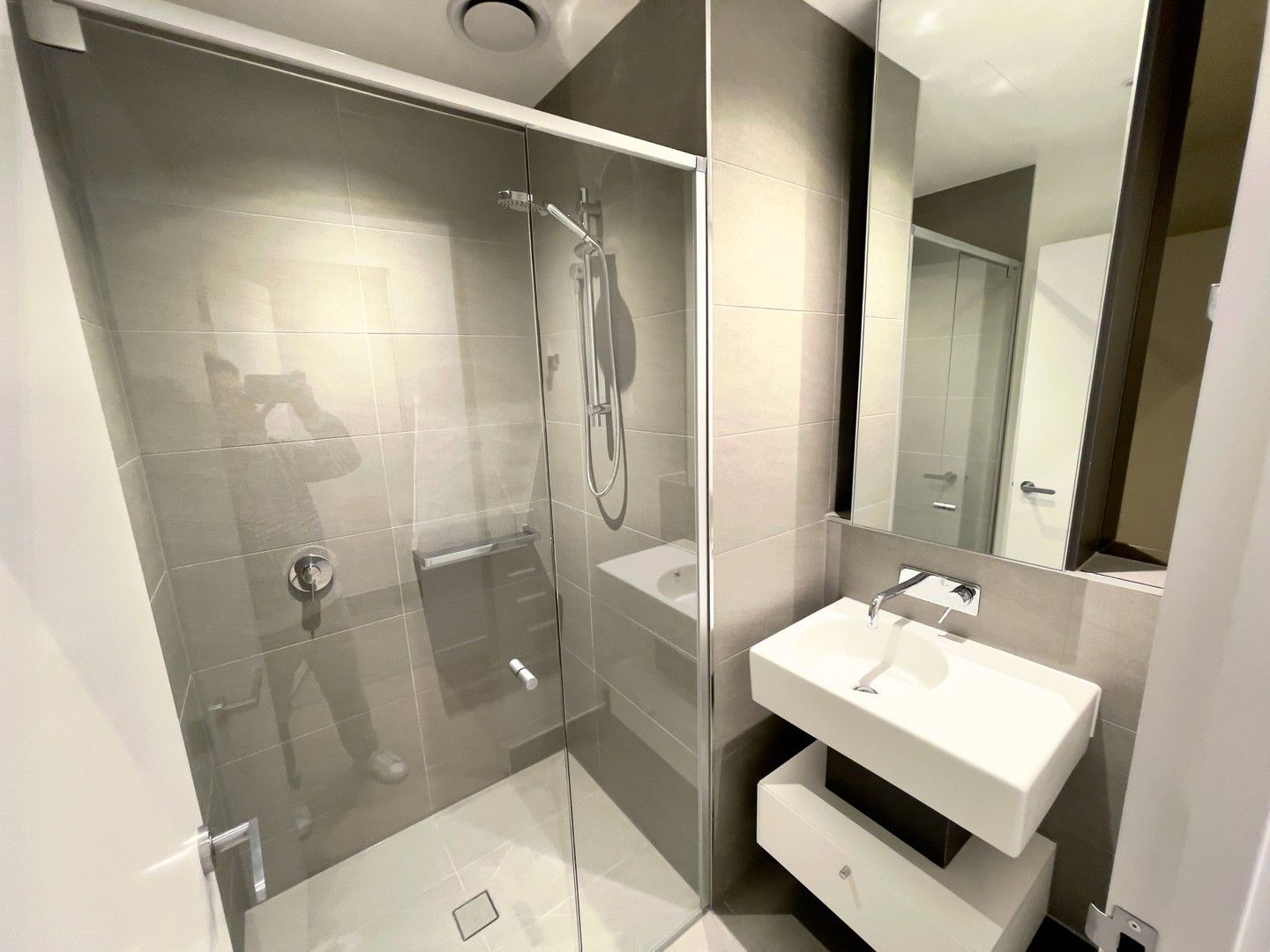 1 bedrooms Apartment / Unit / Flat in 705A/651-669 Lonsdale Street MELBOURNE VIC, 3000