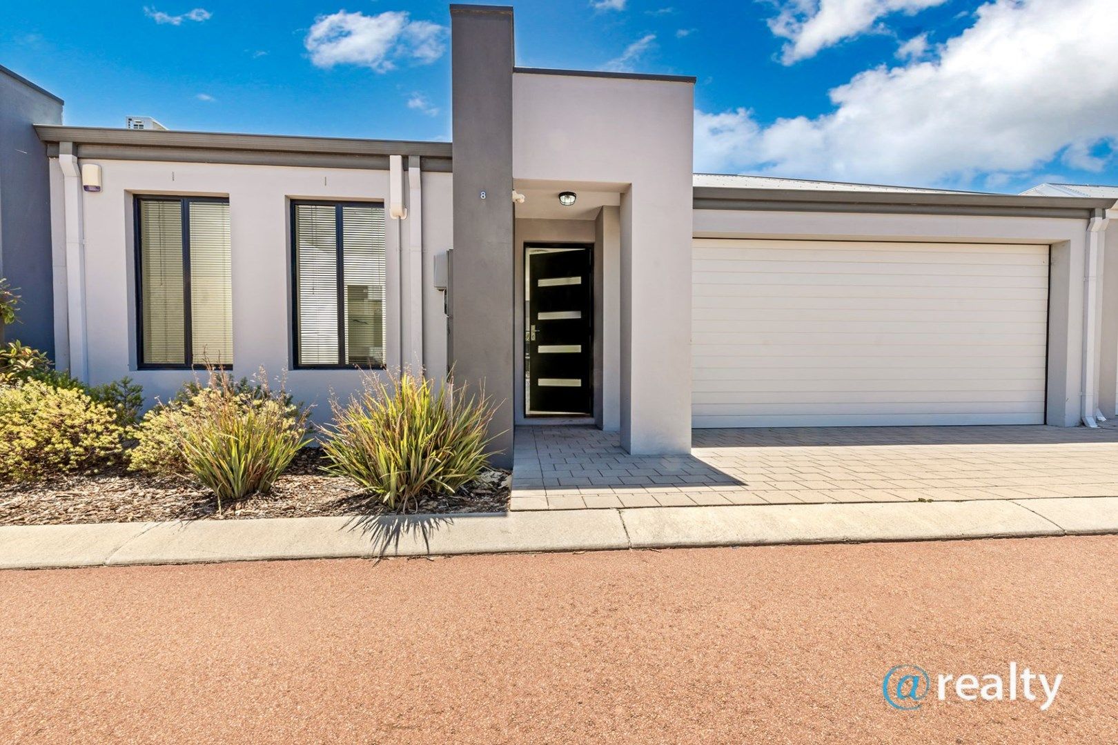 8/14 Wallangarra Road, Carrama Property History & Address Research