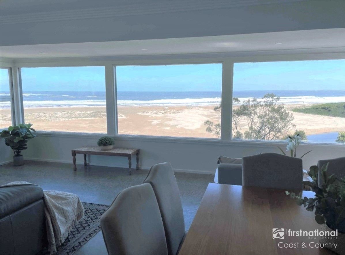 4 bedrooms Apartment / Unit / Flat in 1/16 Stafford Street GERROA NSW, 2534