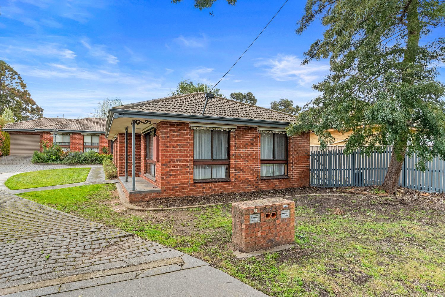 1/3 Minto Street, Quarry Hill VIC 3550, Image 1