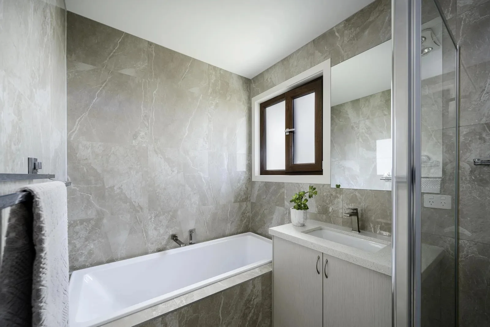 Additional image 10 of 2/69 Boldrewood Parade, Reservoir VIC 3073