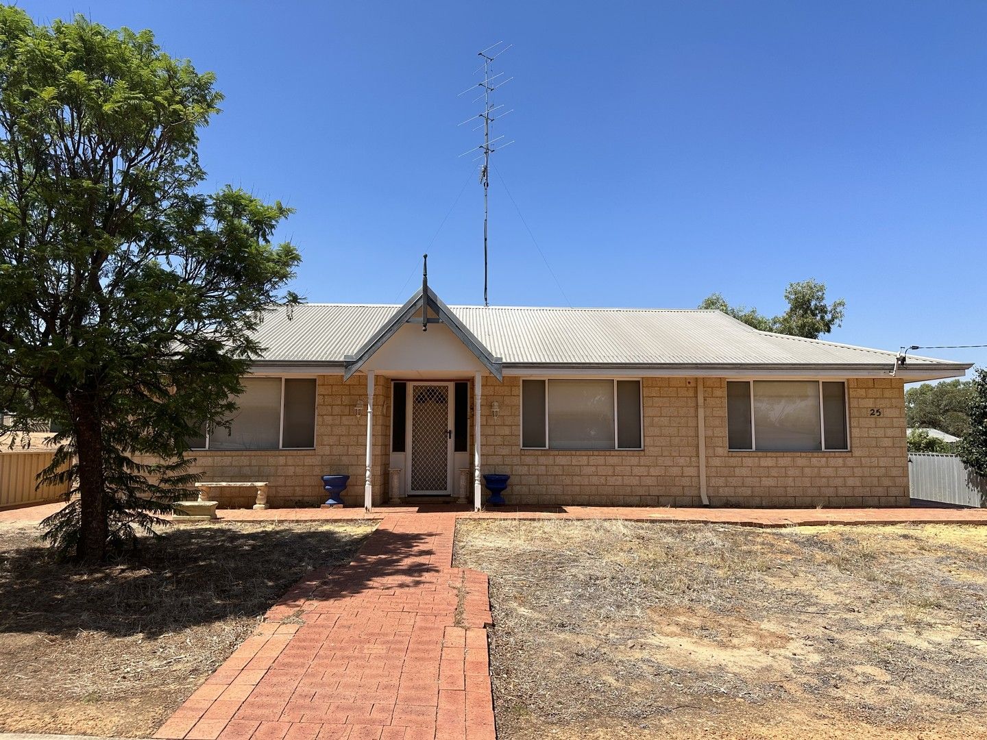 3 bedrooms House in 25 Bowen GOOMALLING WA, 6460