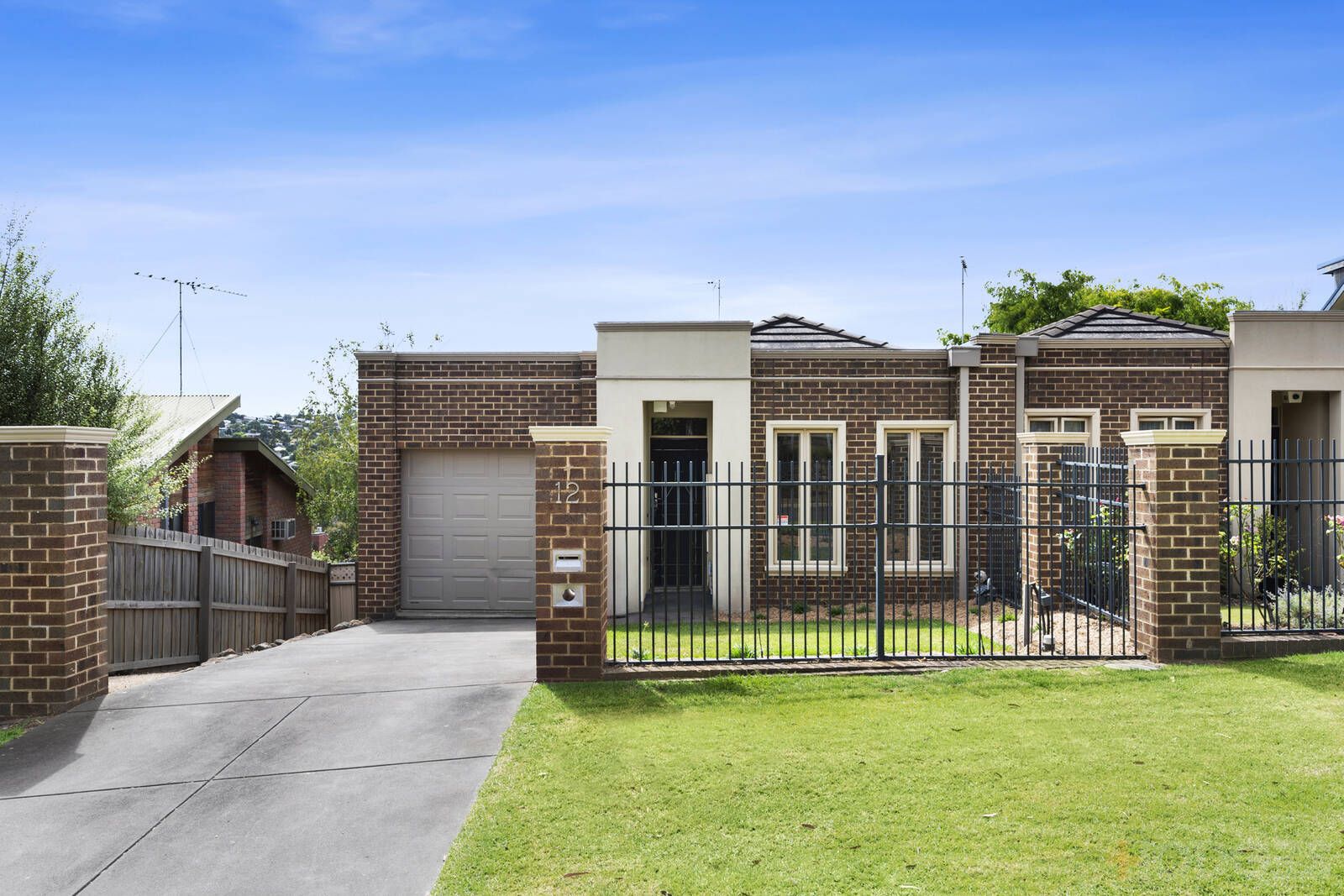 1/12 Jinjella Road, Highton VIC 3216, Image 2