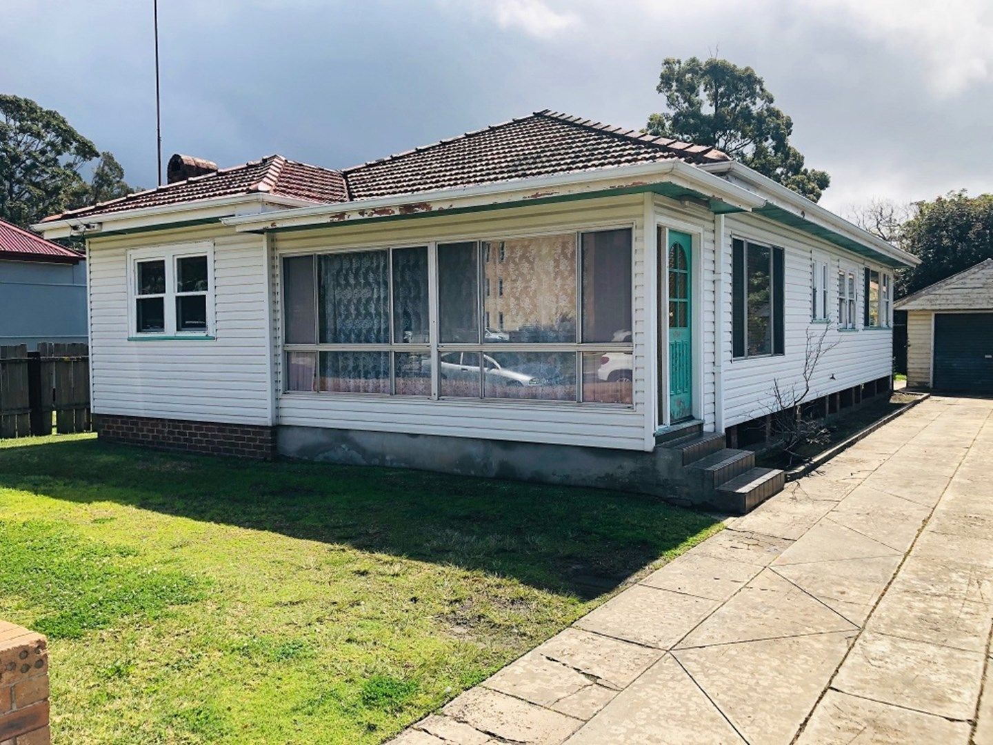 5 bedrooms House in 24 Lysaght Street NORTH WOLLONGONG NSW, 2500