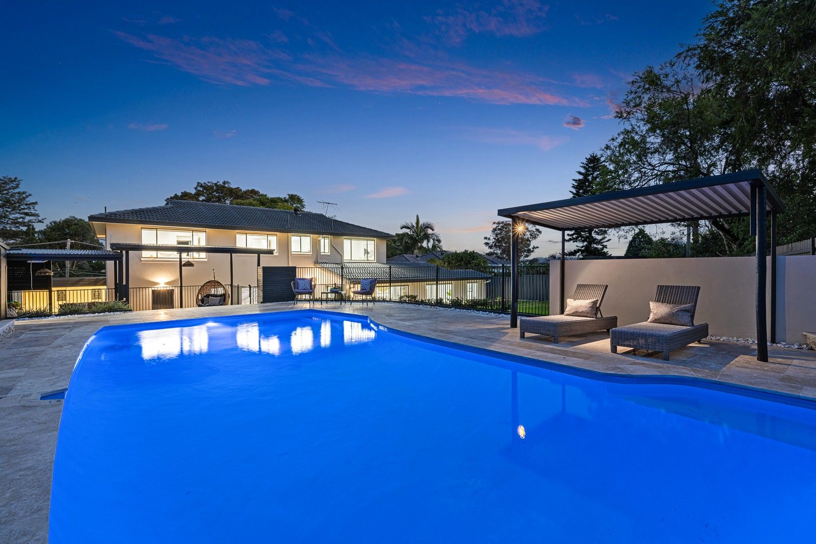 6 bedrooms House in 5 Akora Avenue BAULKHAM HILLS NSW, 2153