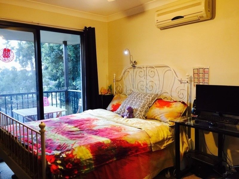 3 bedrooms Townhouse in 8 Buckingham Place EIGHT MILE PLAINS QLD, 4113