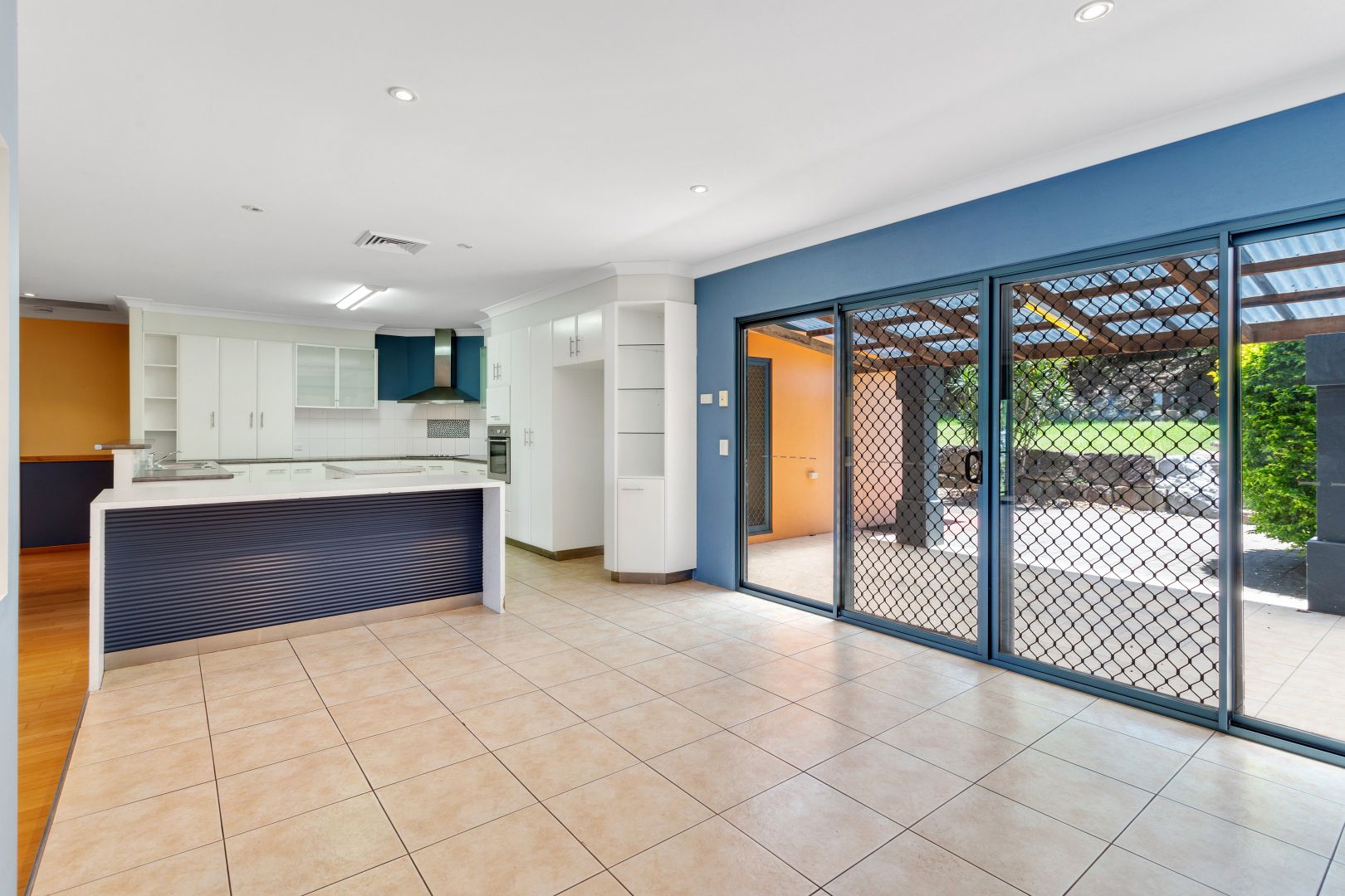 26 Hilltop Crescent, Blue Mountain Heights QLD 4350, Image 2