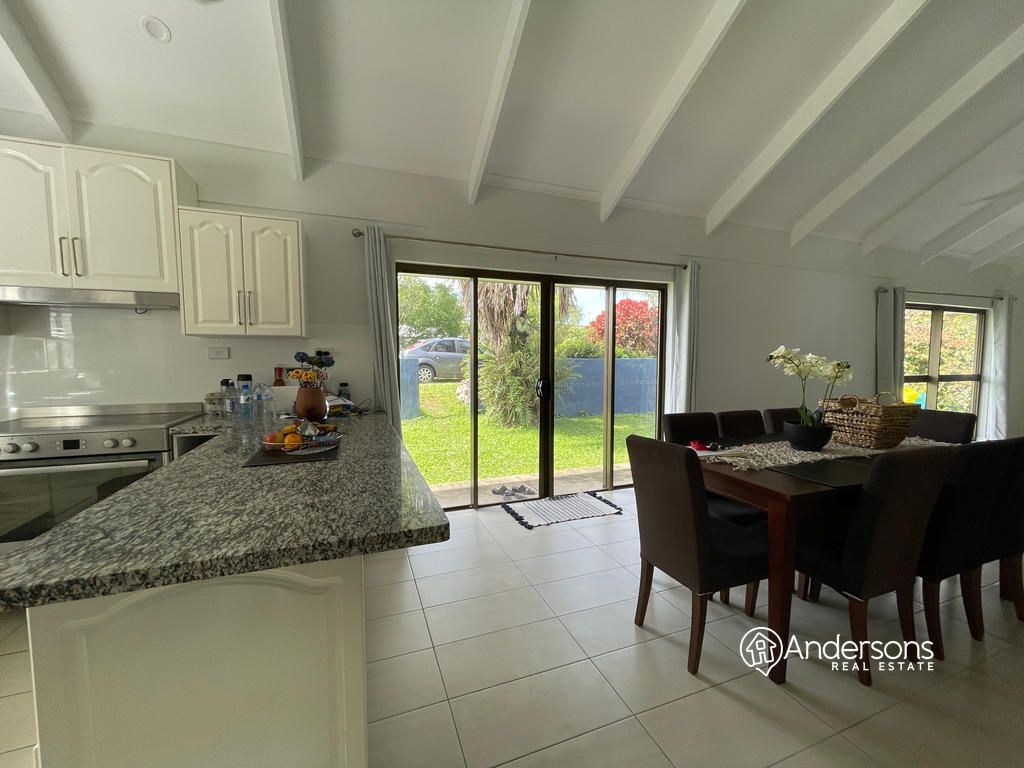 9 Holland St, Wongaling Beach QLD 4852, Image 2