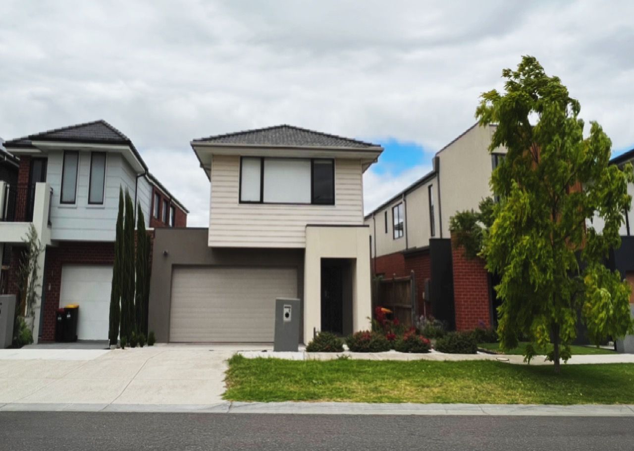 4 bedrooms House in 8 Waters Way HILLSIDE VIC, 3037