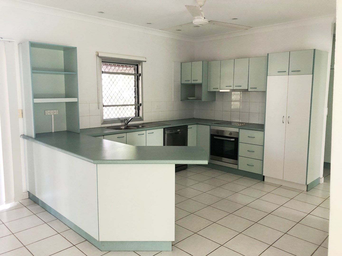 28 Rocklands Drive, Tiwi NT 0810, Image 2