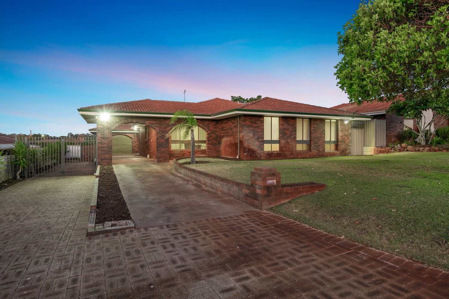 3 bedrooms House in 30 Etherington Avenue SPEARWOOD WA, 6163