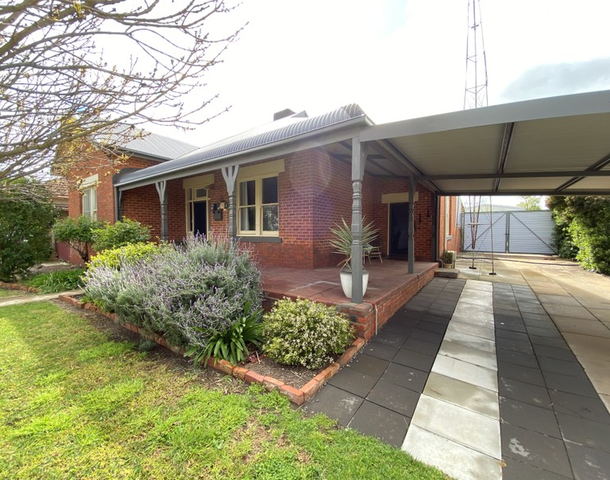 8 Roberts Street, Woomelang VIC 3485