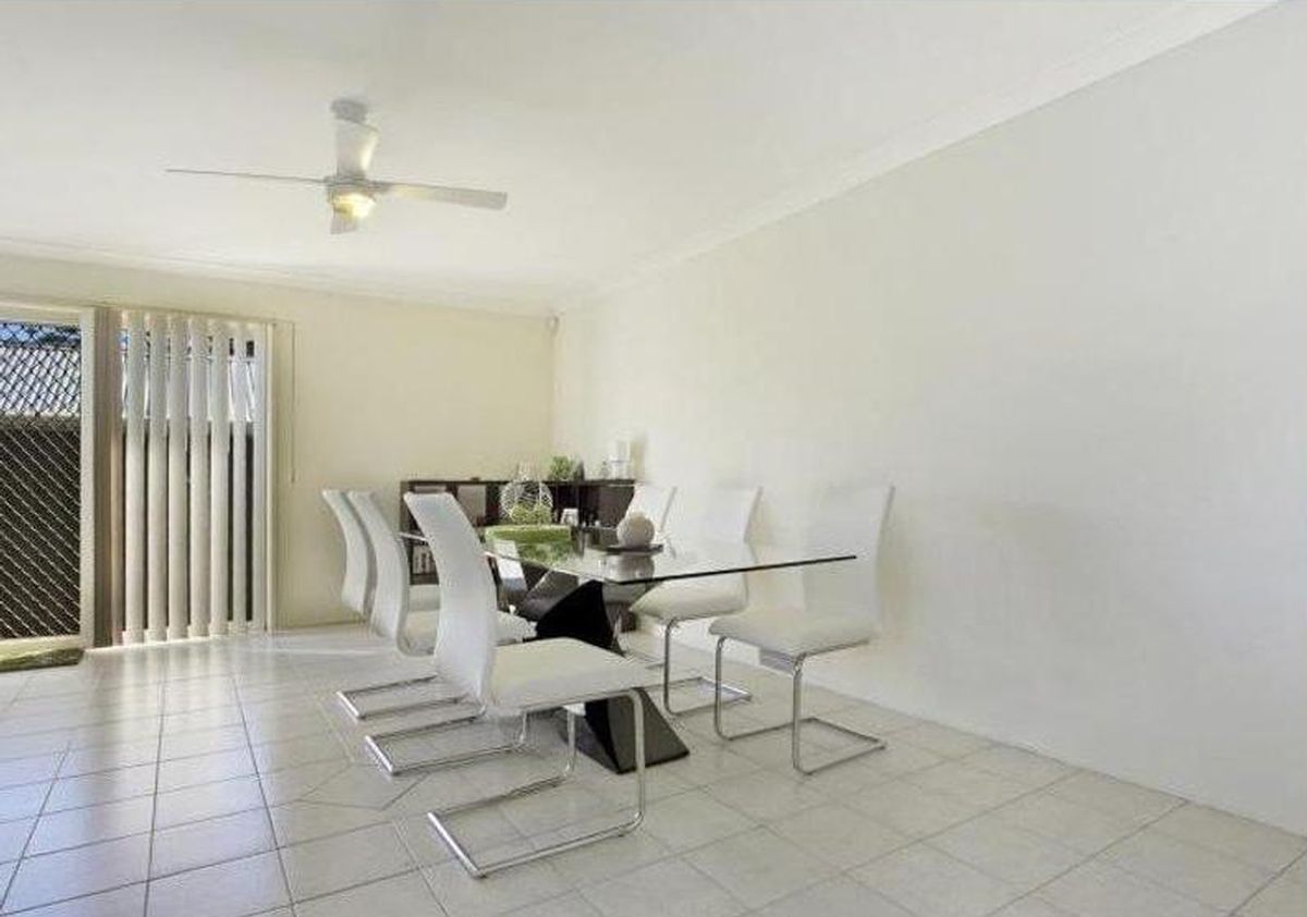81 The Lakes Drive, Glenmore Park NSW 2745, Image 2