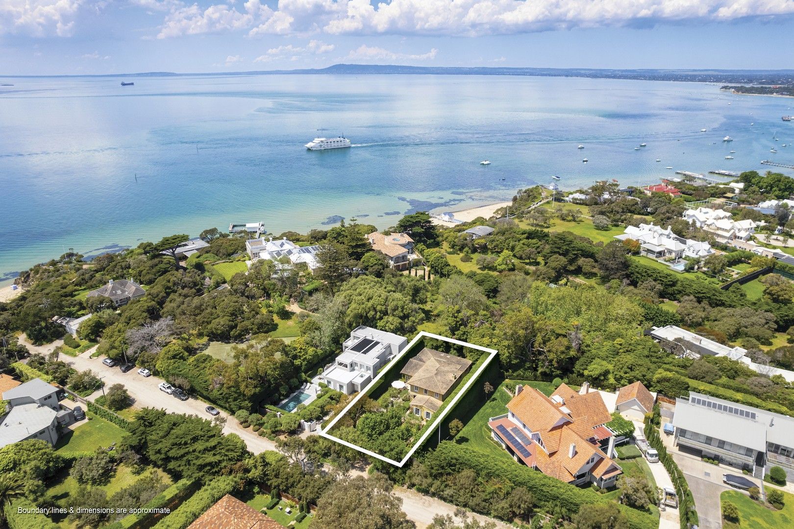 4 bedrooms House in 17 Point King Road SORRENTO VIC, 3943