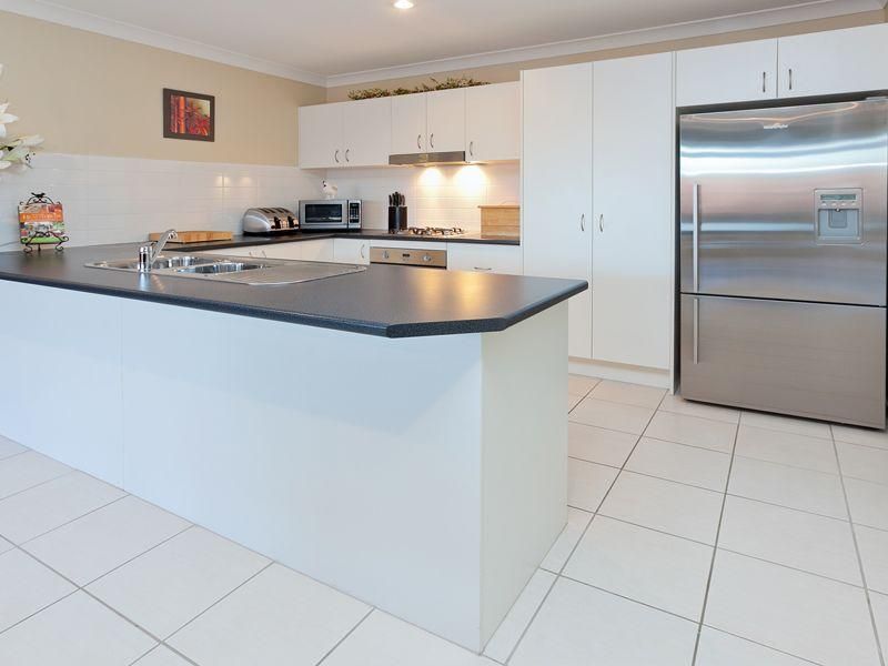 1/3 Coombe Close, REDBANK PLAINS QLD 4301, Image 2