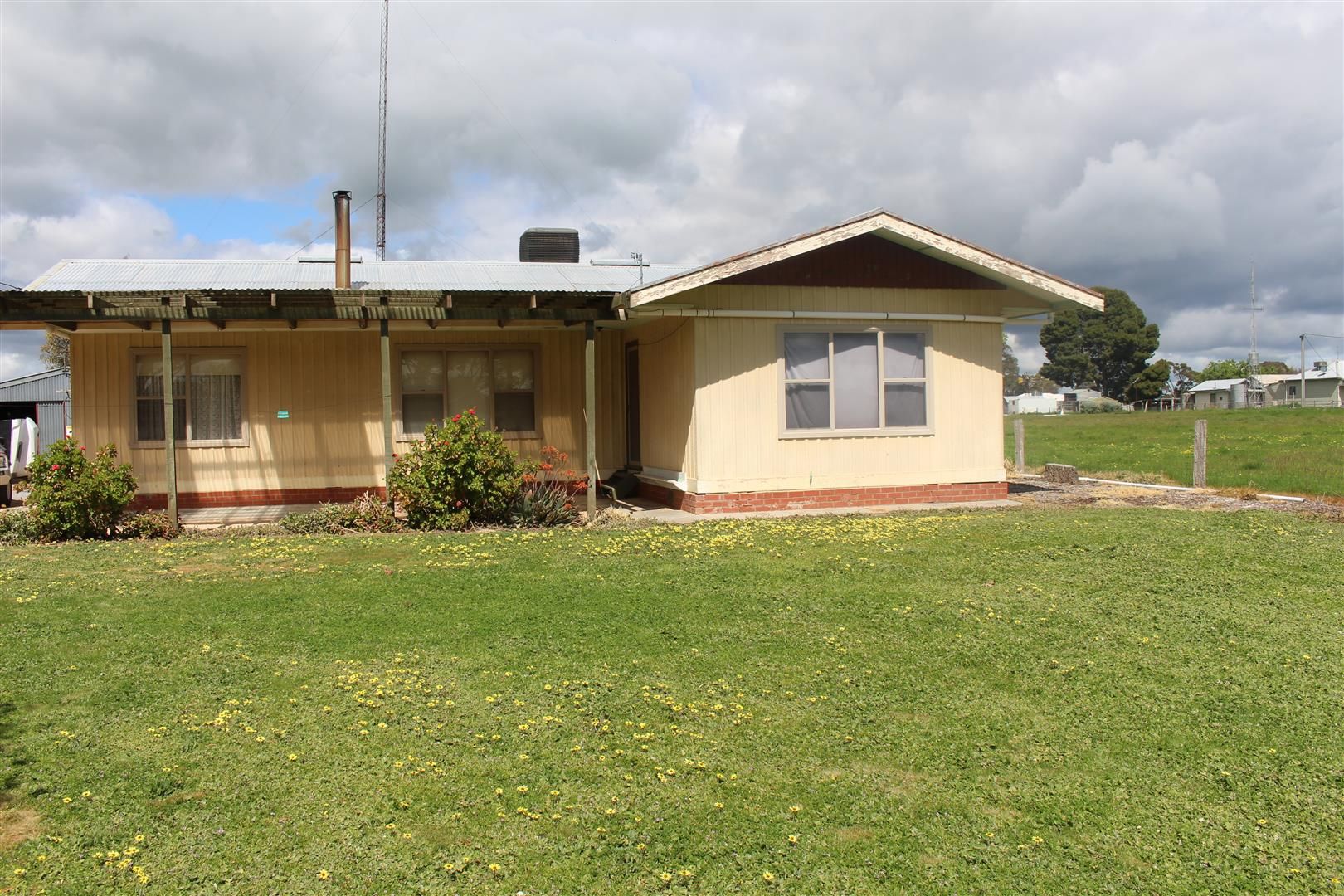 32 Hilliers Road, Mundulla SA 5270, Image 0