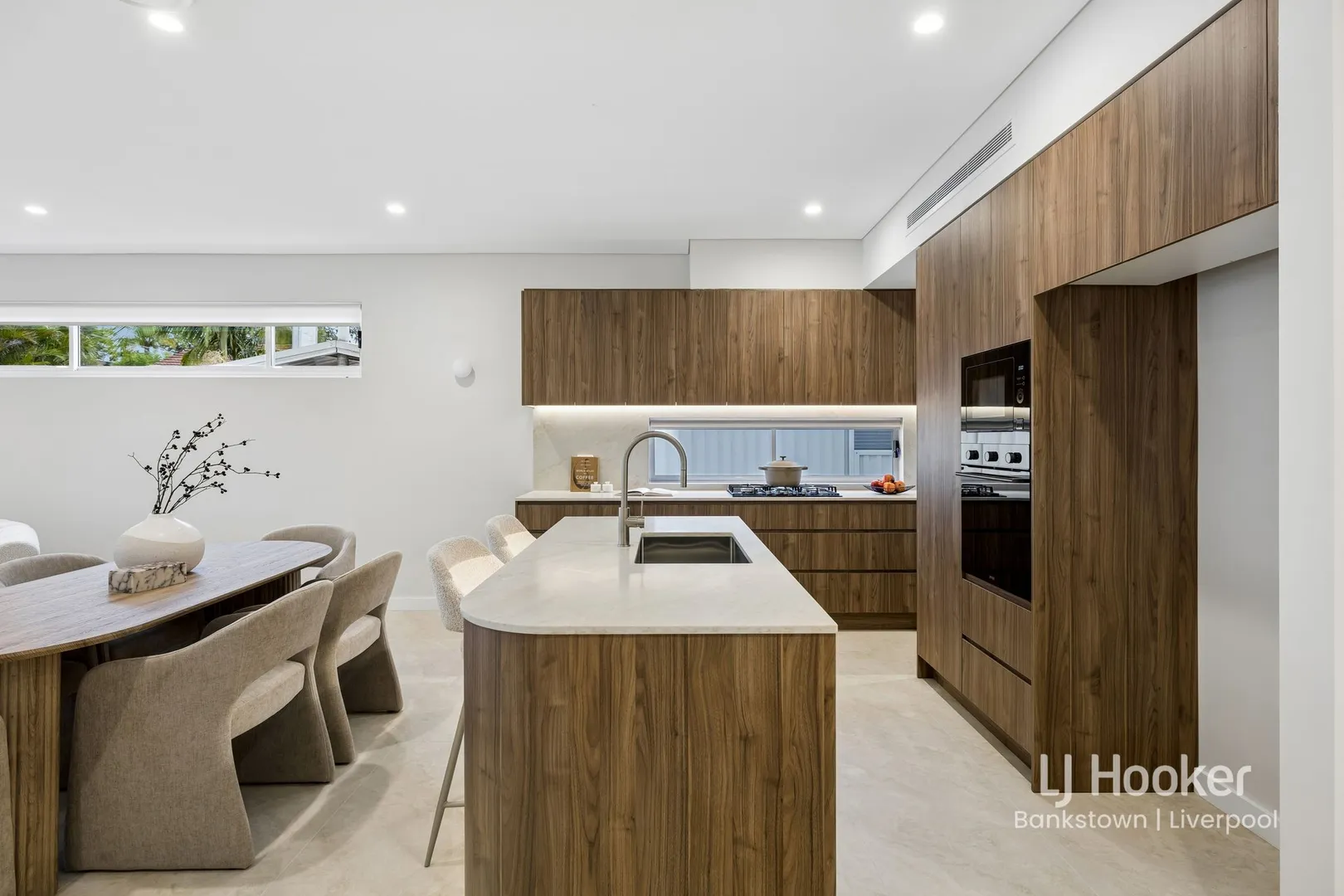 Contemporary Luxury in a Class of Its Own with Space, Style and Sophistication – pohled 4