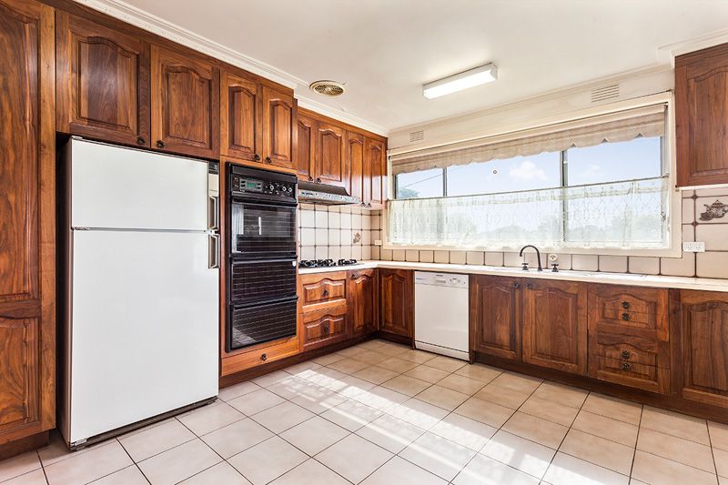 24 Wetherby Road, Doncaster VIC 3108, Image 2