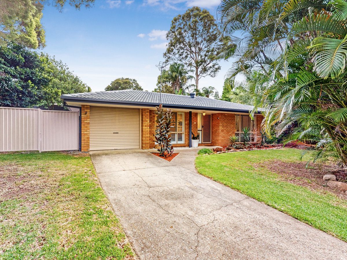3 bedrooms House in 28 Cania Crescent PETRIE QLD, 4502