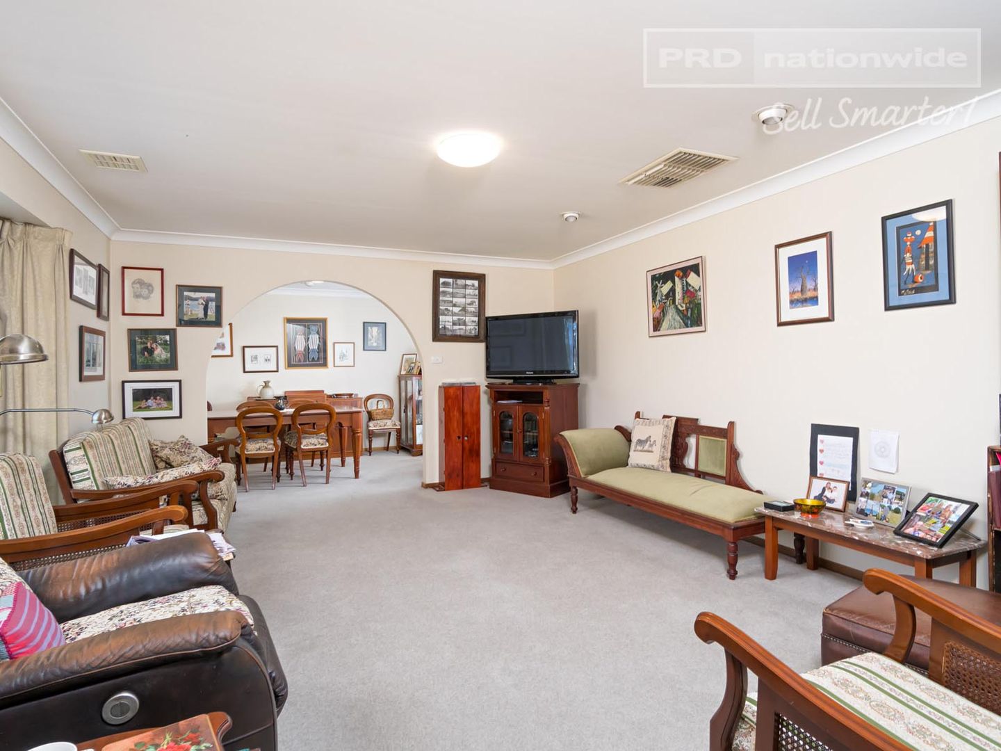 15 Bamarook Crescent, Glenfield Park NSW 2650, Image 1