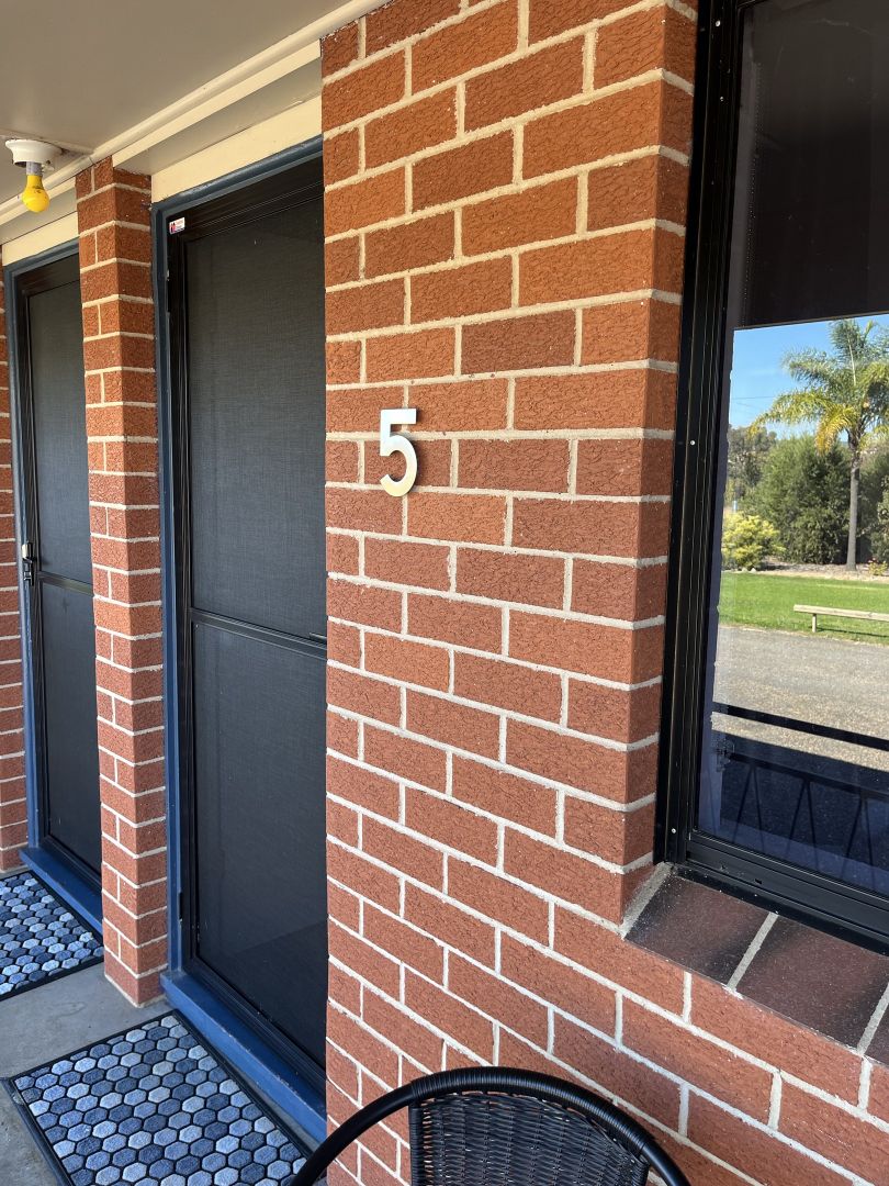 Tamworth NSW 2340 1 bed studio for Rent, 350 16232525 Domain