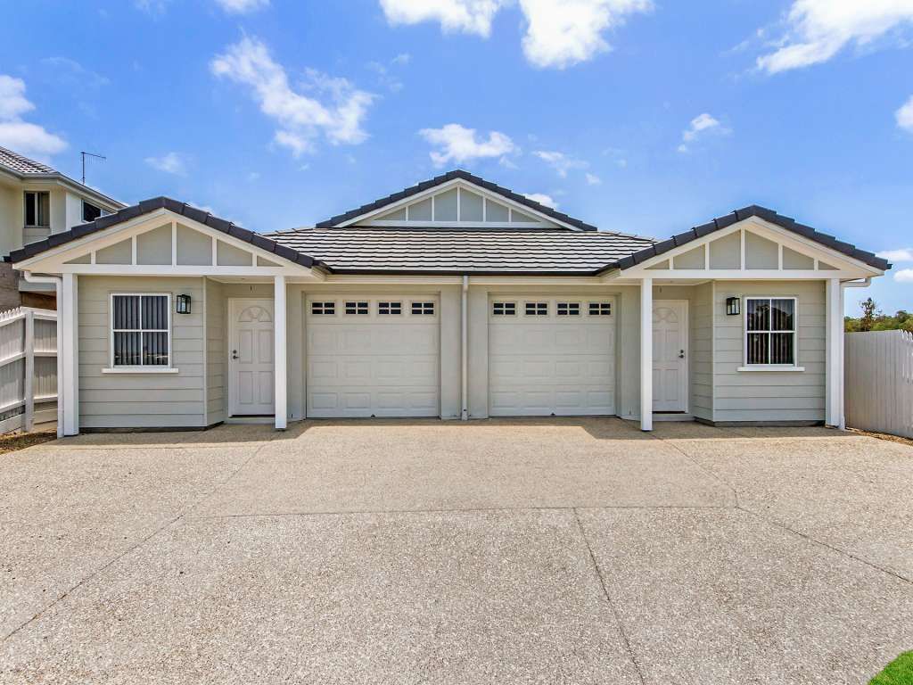 6 bedrooms House in  PLAINLAND QLD, 4341