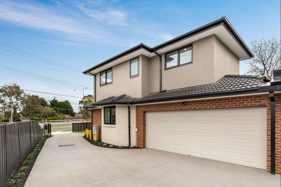 4 bedrooms Townhouse in 1/507 Ferntree Gully Road GLEN WAVERLEY VIC, 3150