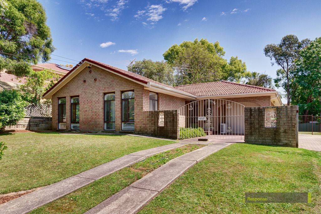 3 bedrooms House in 143 Merindah Road BAULKHAM HILLS NSW, 2153