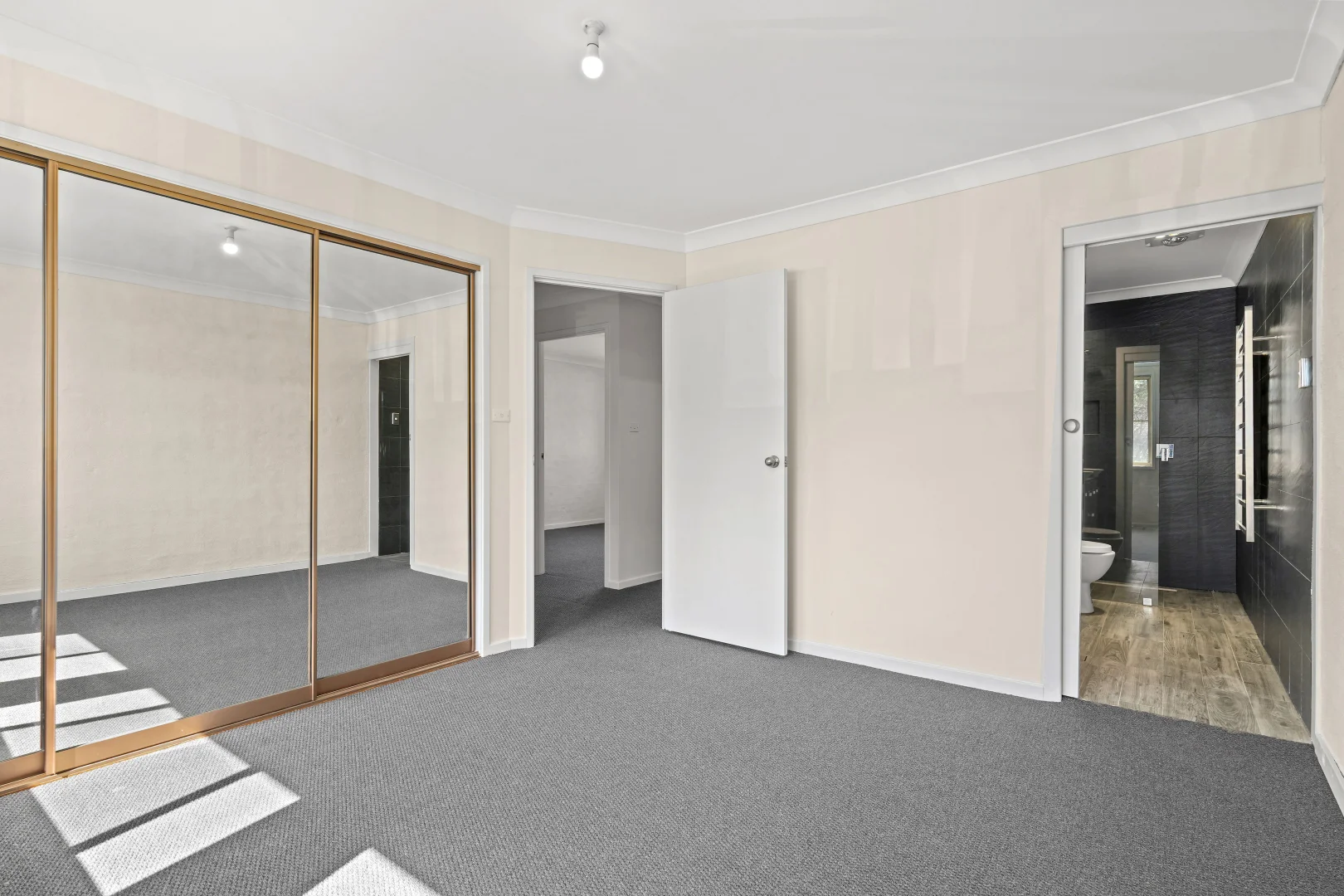 Additional image 6 of 2/56 Showground Road, Gosford NSW 2250