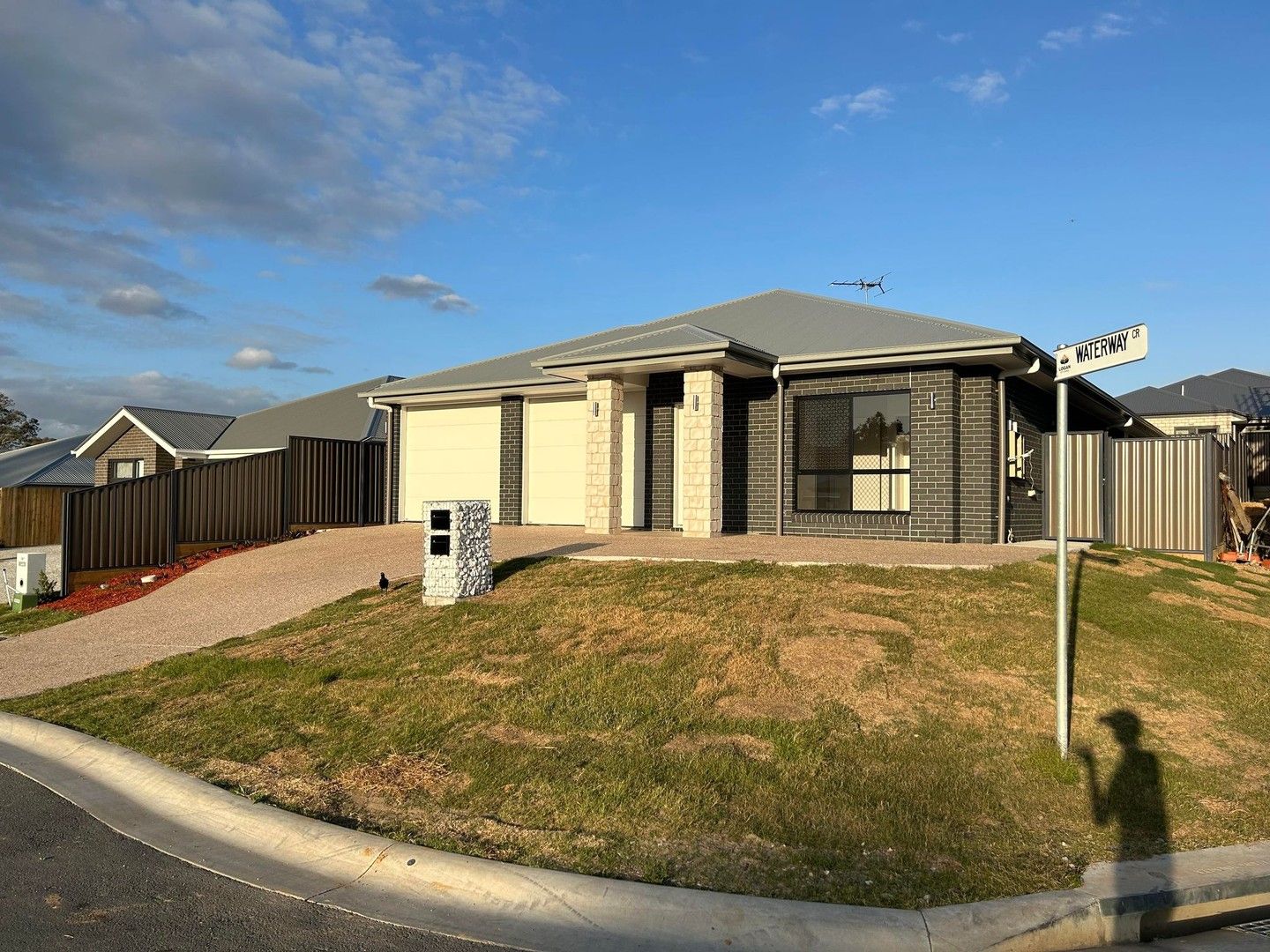 16A Waterway crescent, Hillcrest QLD 4118, Image 0