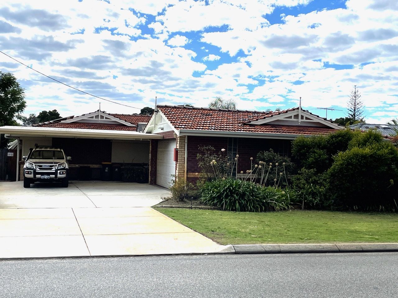 4 bedrooms House in 576 Light Street DIANELLA WA, 6059