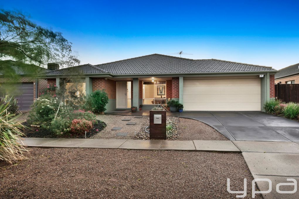 12 Cooktown Avenue, Point Cook Property History & Address Research