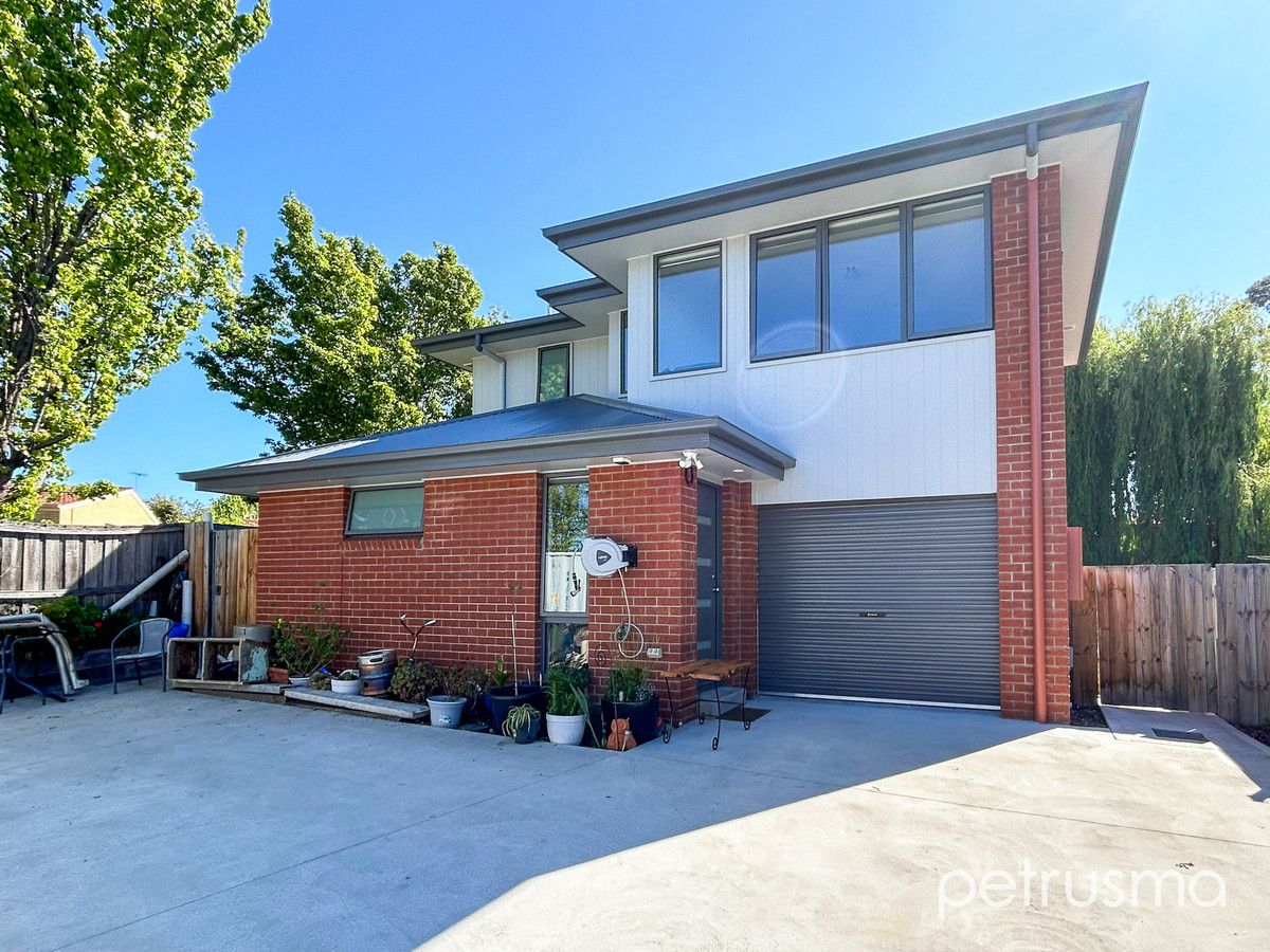 4 bedrooms Apartment / Unit / Flat in 2/374 Park Street NEW TOWN TAS, 7008