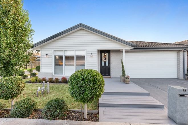 Picture of 55 Grovedon Circuit, DONNYBROOK VIC 3064