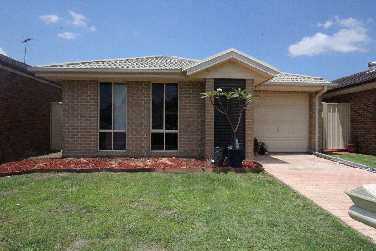 16 Glenelg Court, Wattle Grove NSW 2173, Image 0