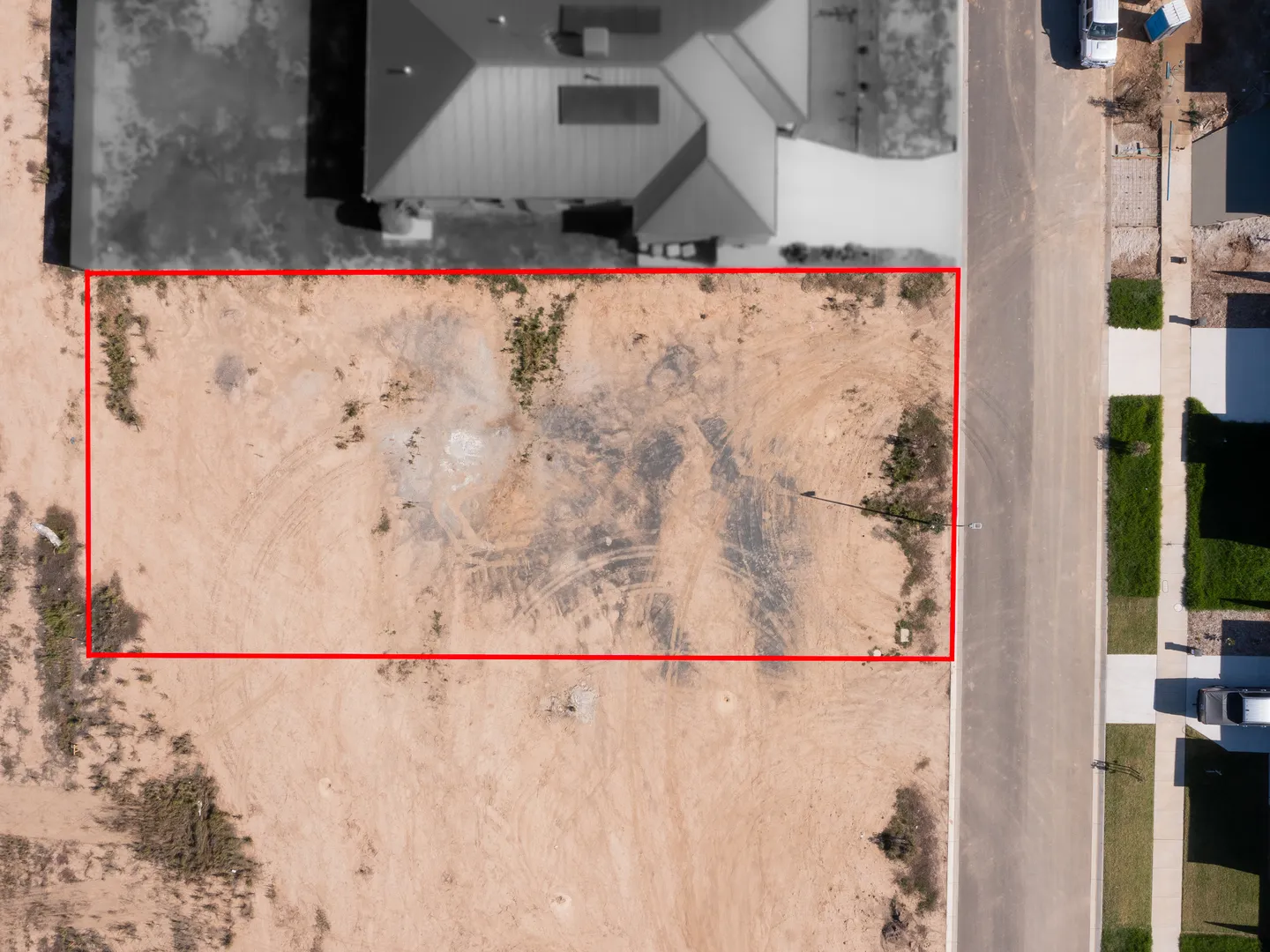 Large Titled Block - READY TO BUILD - 763 m² - View 2