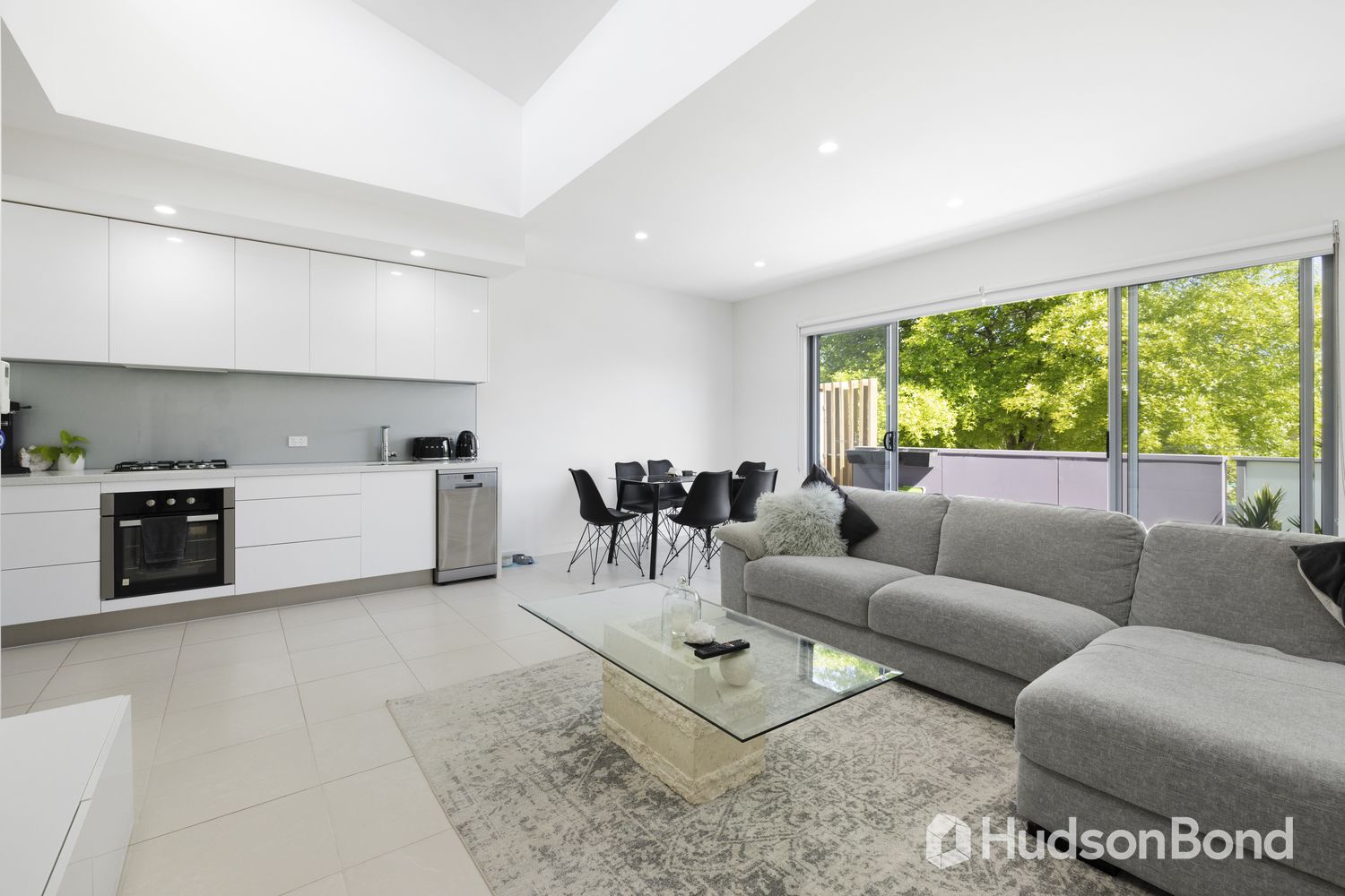 2 bedrooms Apartment / Unit / Flat in 15/2 Cyril Street BOX HILL SOUTH VIC, 3128