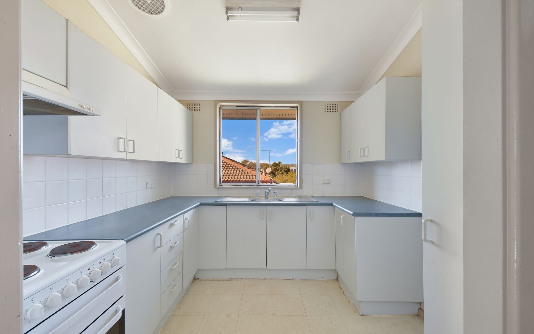 7 Kinross Place, St Andrews NSW 2566, Image 2