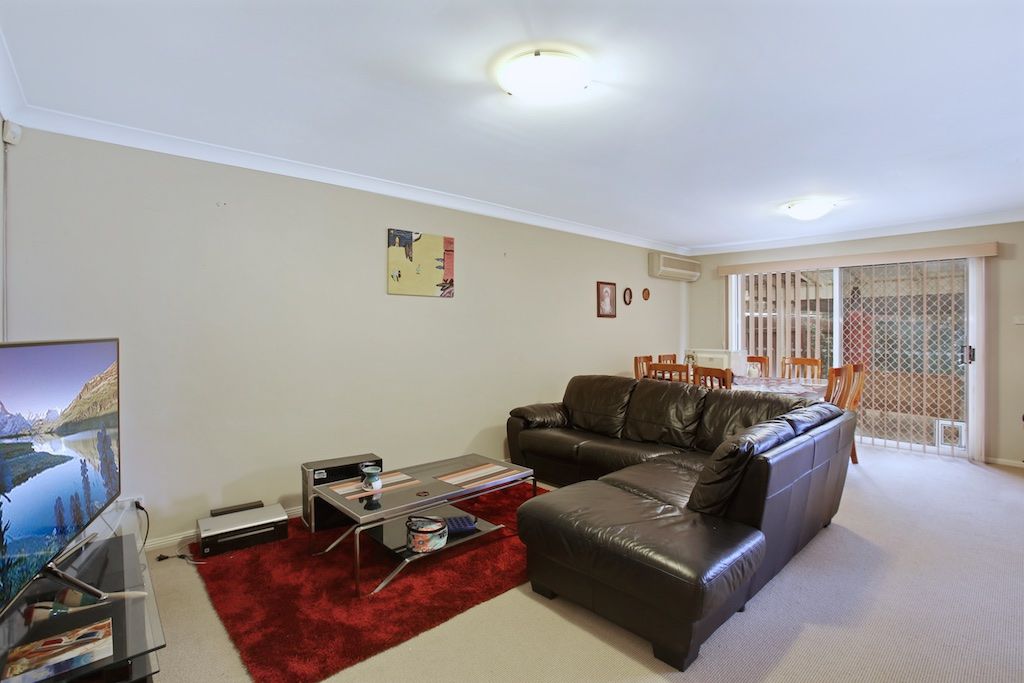 2/9 Hercules Road, Raby NSW 2566, Image 1