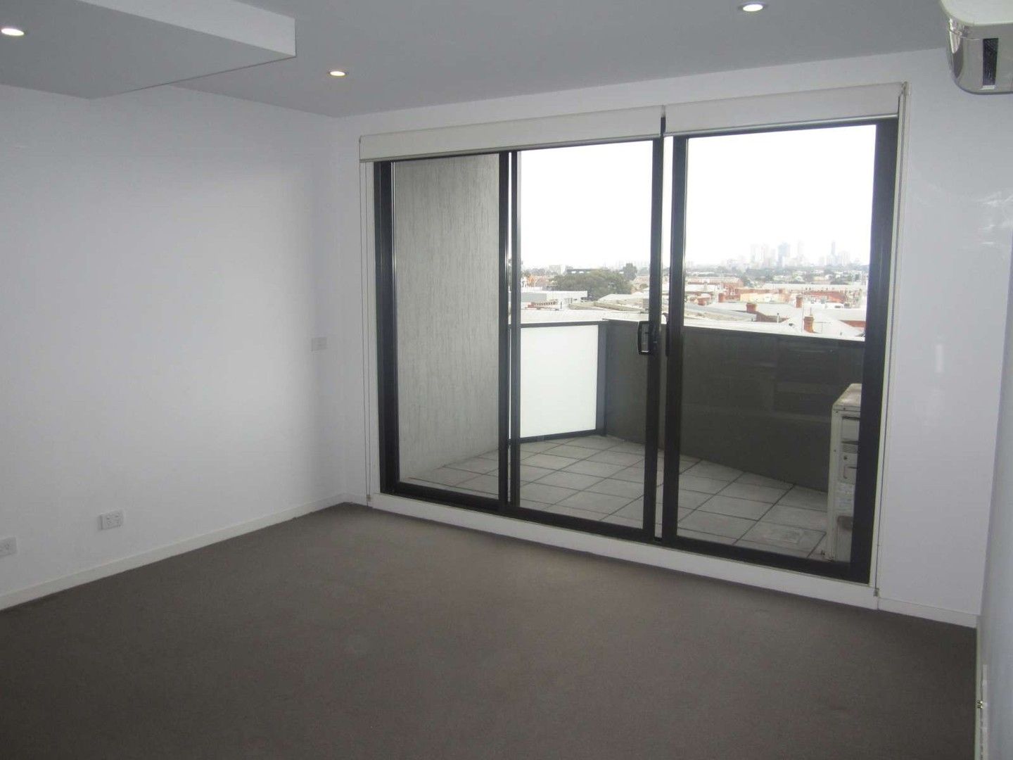 1 bedrooms Apartment / Unit / Flat in 613/597-605 Sydney Rd BRUNSWICK VIC, 3056