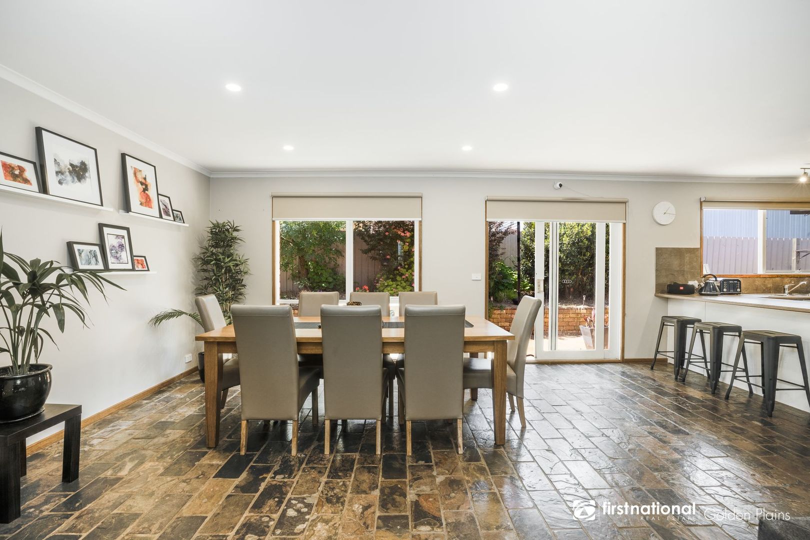 10 Somerset Court, Bannockburn VIC 3331, Image 2