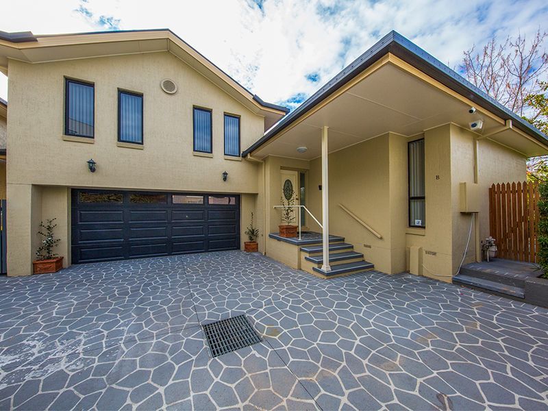 3 bedrooms House in 5B Macartney Crescent DEAKIN ACT, 2600