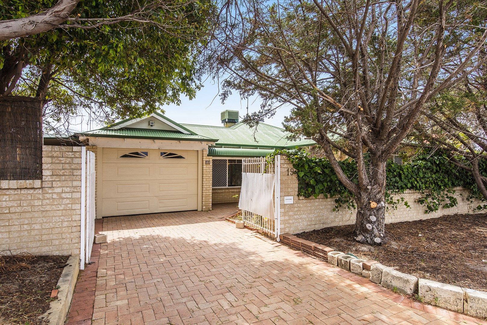 3 bedrooms House in 19 Casuarina Drive HALLS HEAD WA, 6210