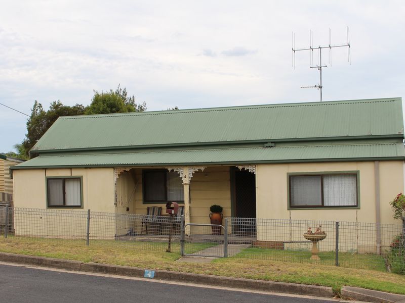 4 Gordon Street, Bega NSW 2550, Image 0