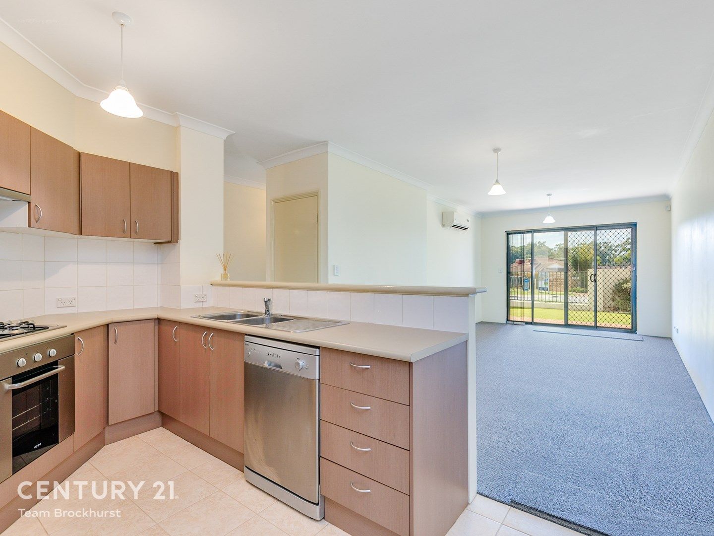 12/17 Southdown Place, Thornlie WA 6108, Image 2