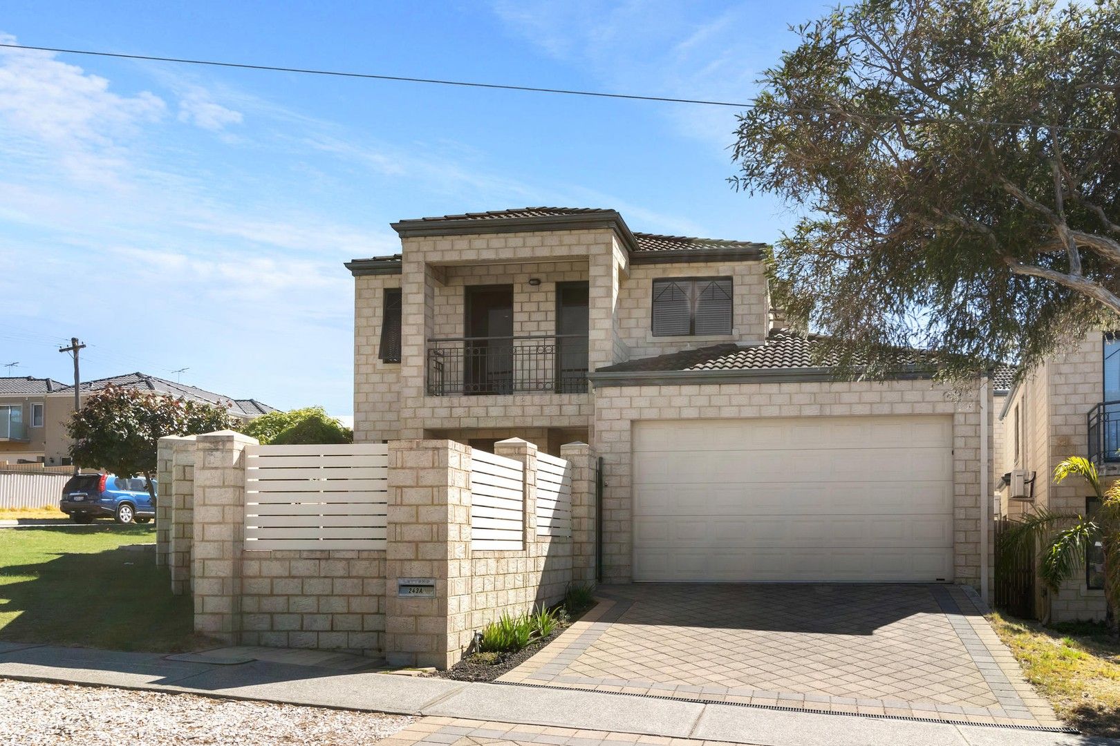 3 bedrooms House in 243A Roberts Street JOONDANNA WA, 6060