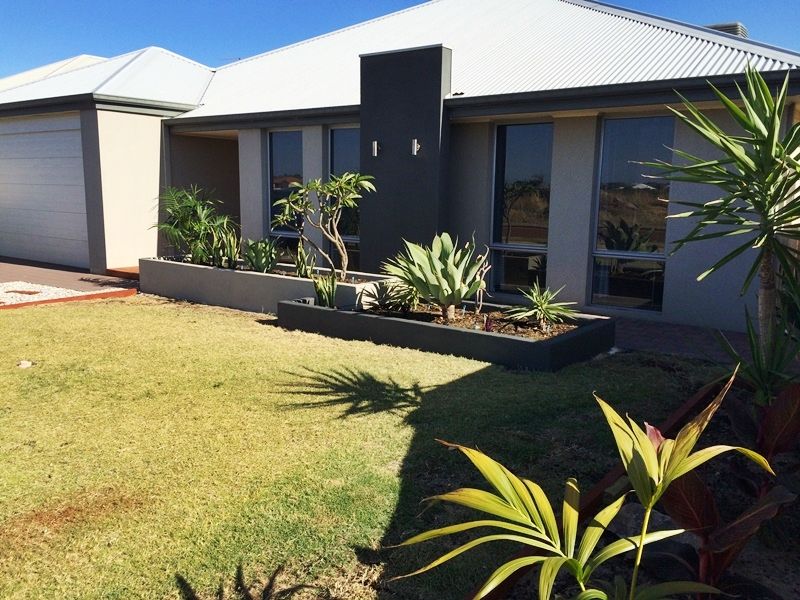 4 bedrooms House in 12 Peaceful Bay Promenade SECRET HARBOUR WA, 6173