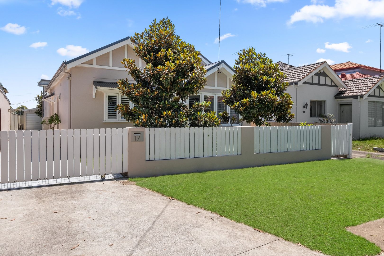17 Lancaster Crescent, Kingsford Property History & Address Research