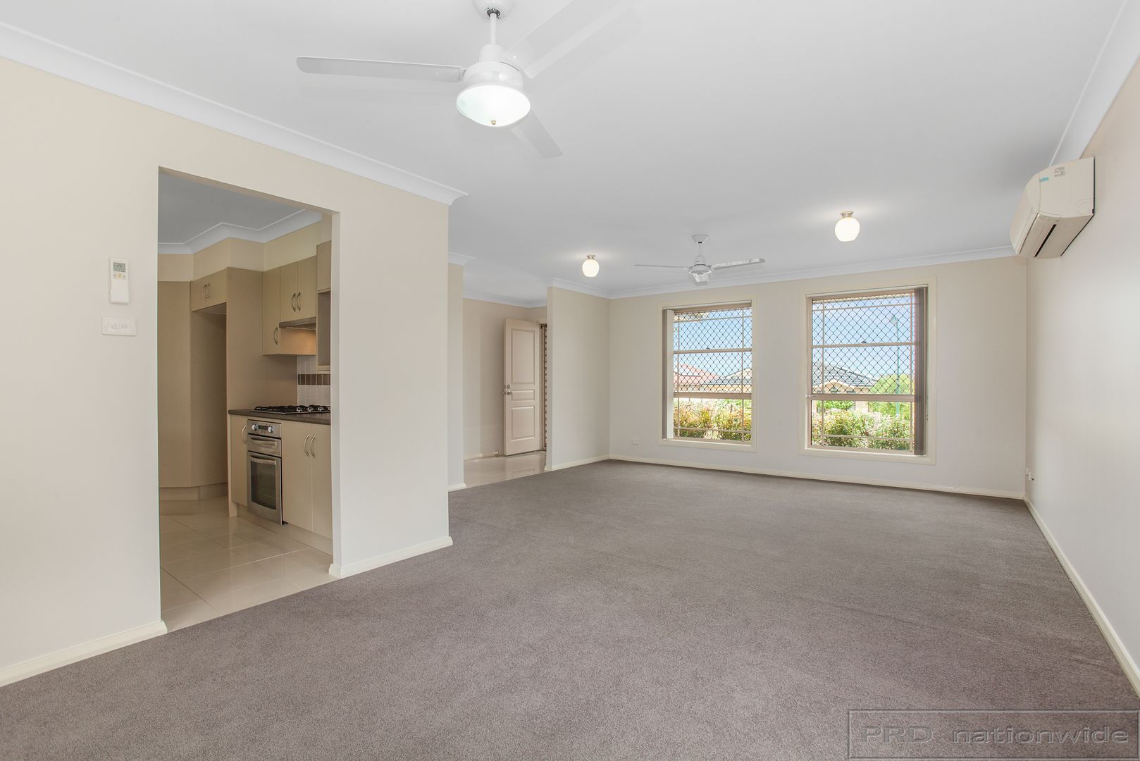 27 Golden Wattle Crescent, Thornton NSW 2322, Image 2