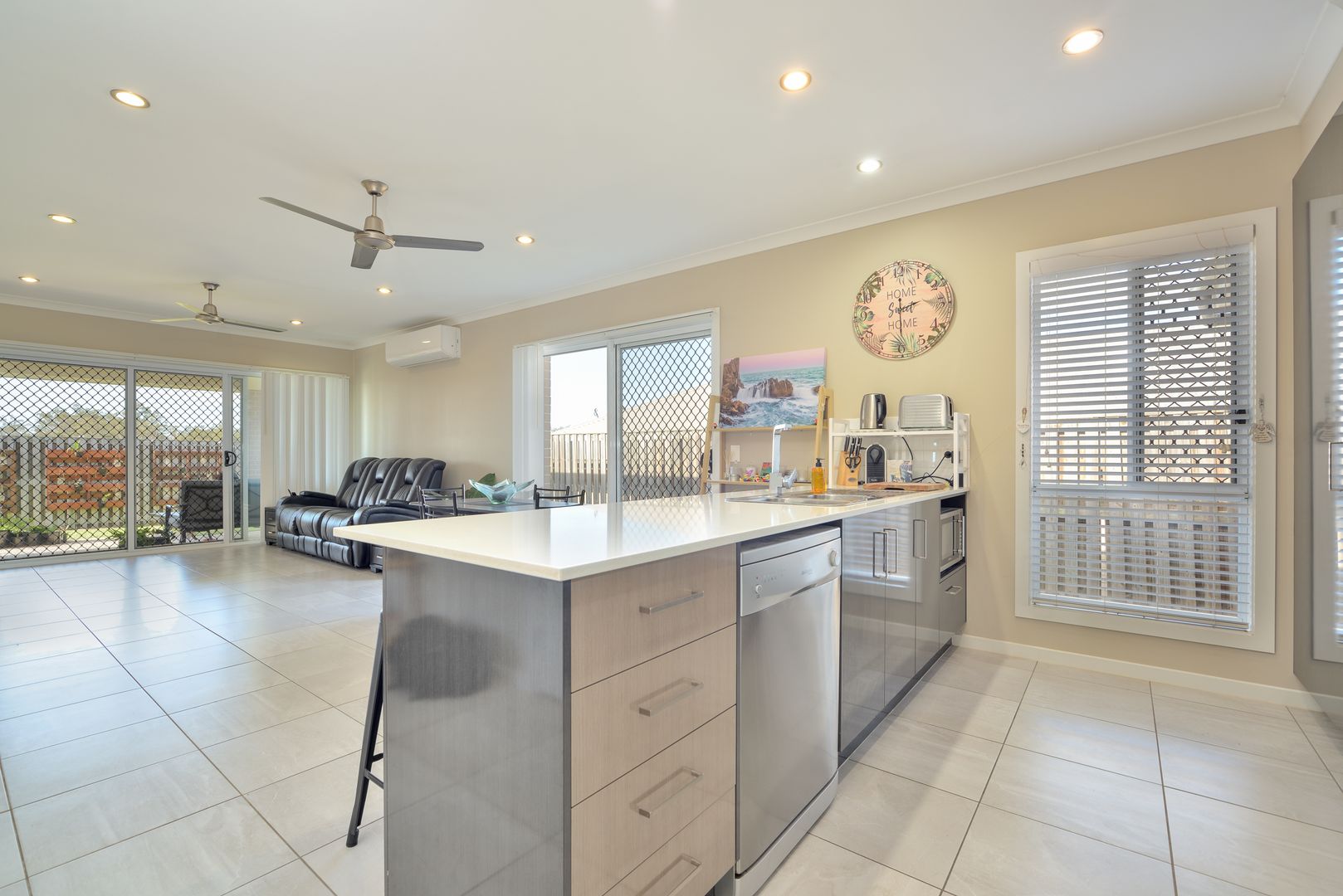 15 Jardine Crescent, Boyne Island QLD 4680, Image 1